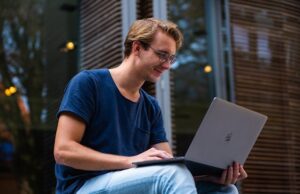 How to Build a Multi-Stream Income System Using Just Your Laptop