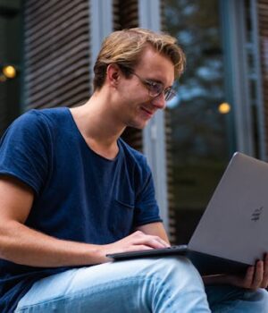 How to Build a Multi-Stream Income System Using Just Your Laptop
