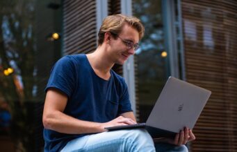 How to Build a Multi-Stream Income System Using Just Your Laptop