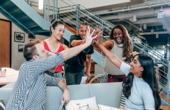 How I Balance Freelancing and Exploring as a Nomad